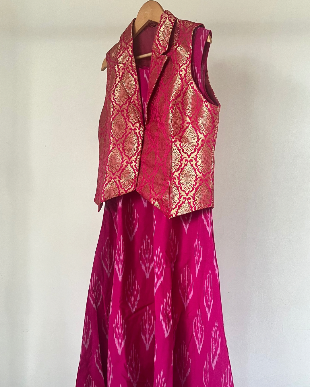 Laxmi crop top - pink brocade
