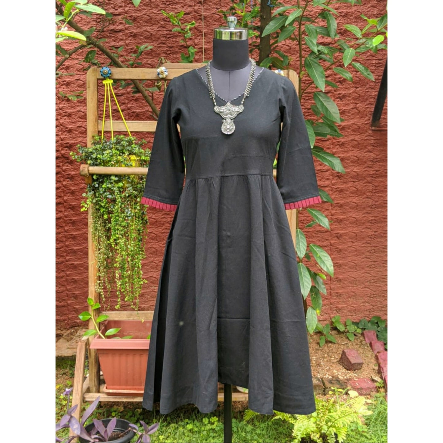 Kumud - Black Cotton with Maroon Cotton