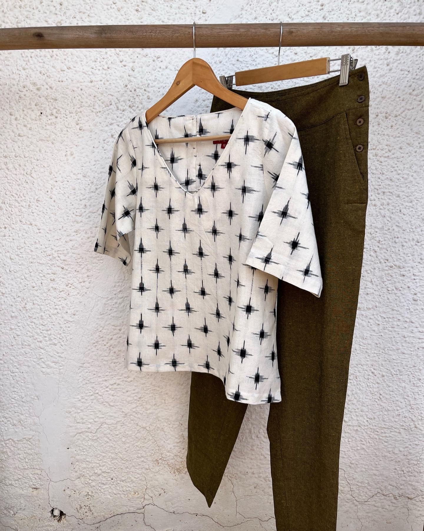 Maya Top - White Black Ikat