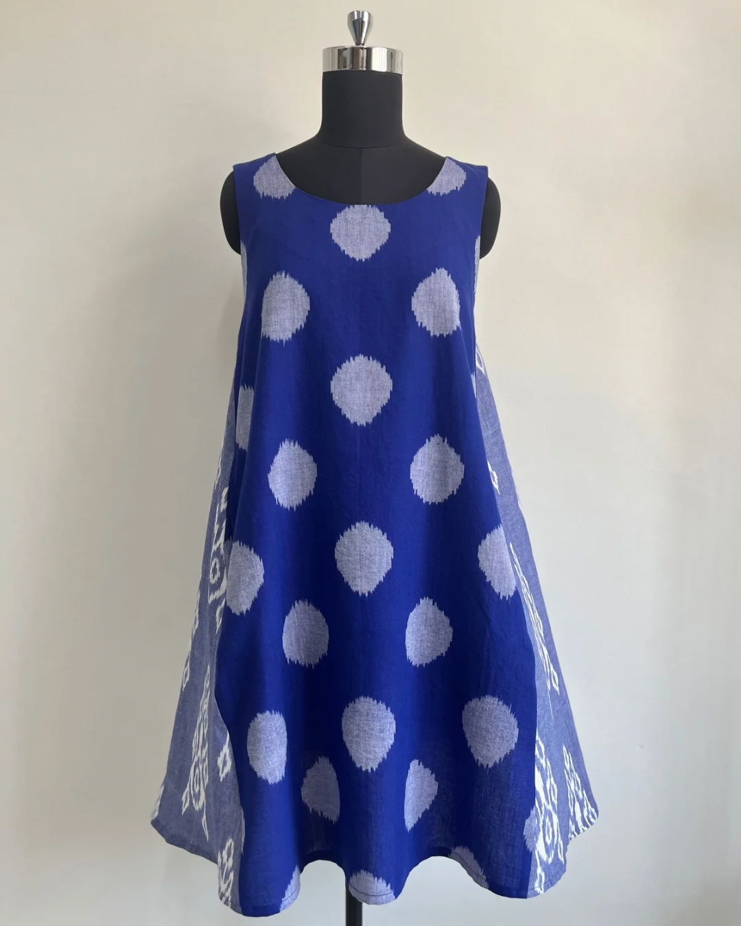 Trapeze dress - Bright blue circle ikkat