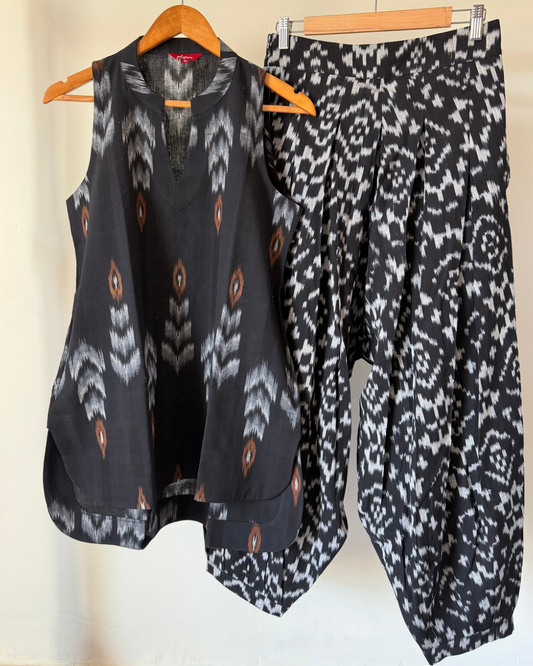 Kaira and Folk Dhoti set